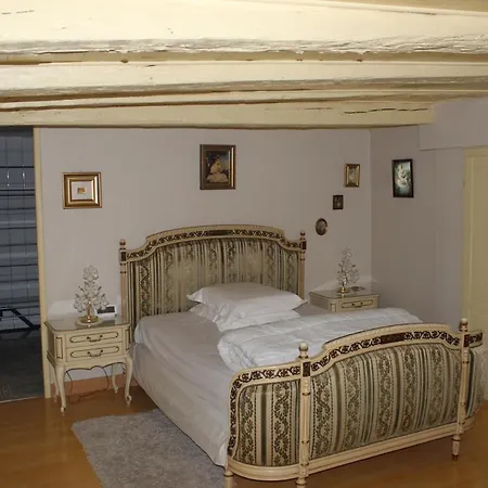 Les Fleurs De Apartment