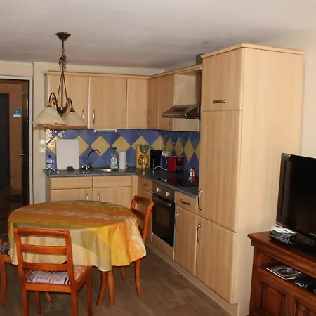 Les Fleurs De Apartment